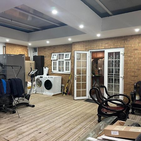 Tran Homestay London Exterior photo